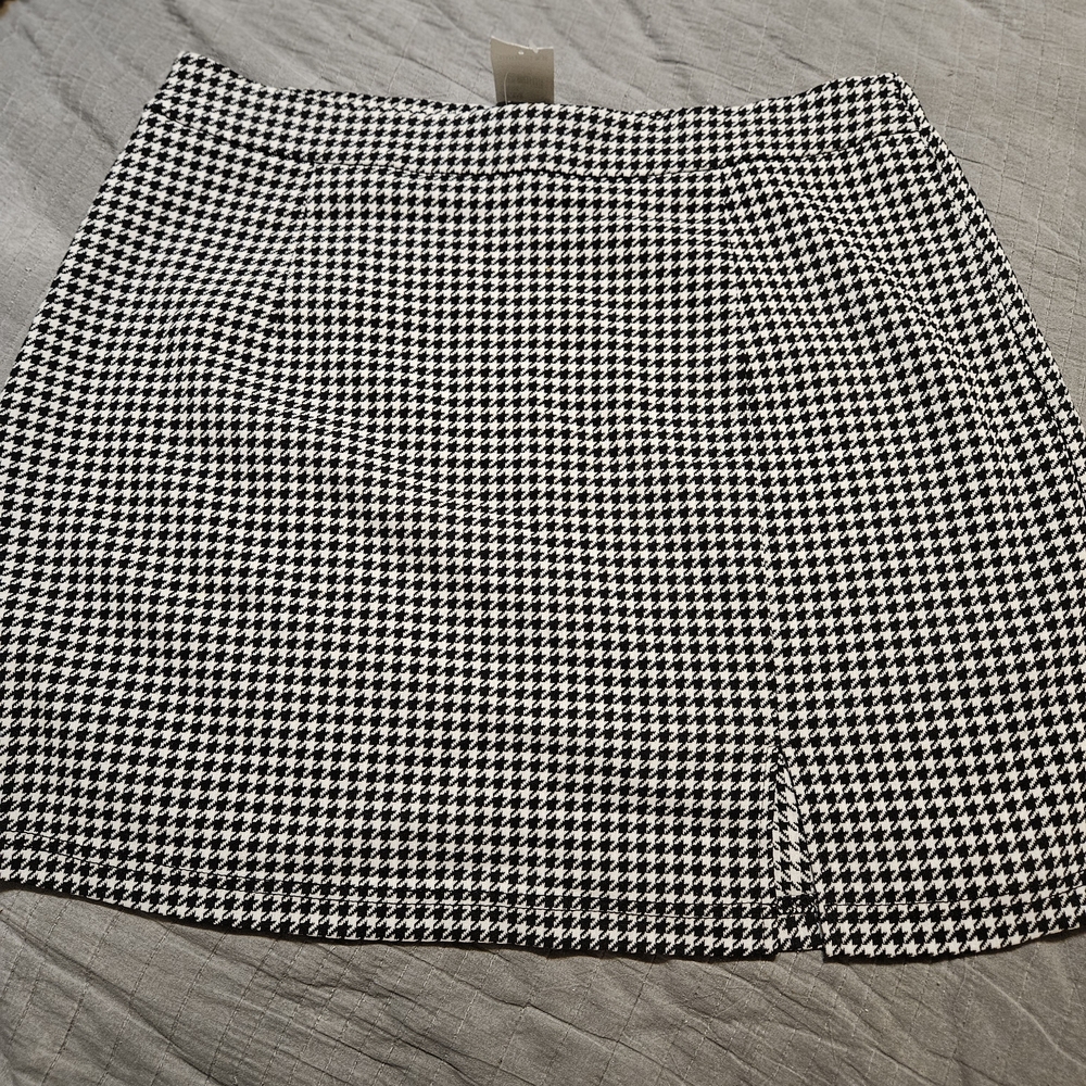 Black & White Houndstooth Mini Skirt